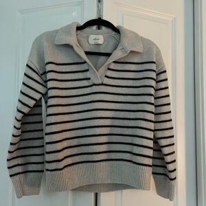 Wilfred V-Neck Gray and Black Sweater